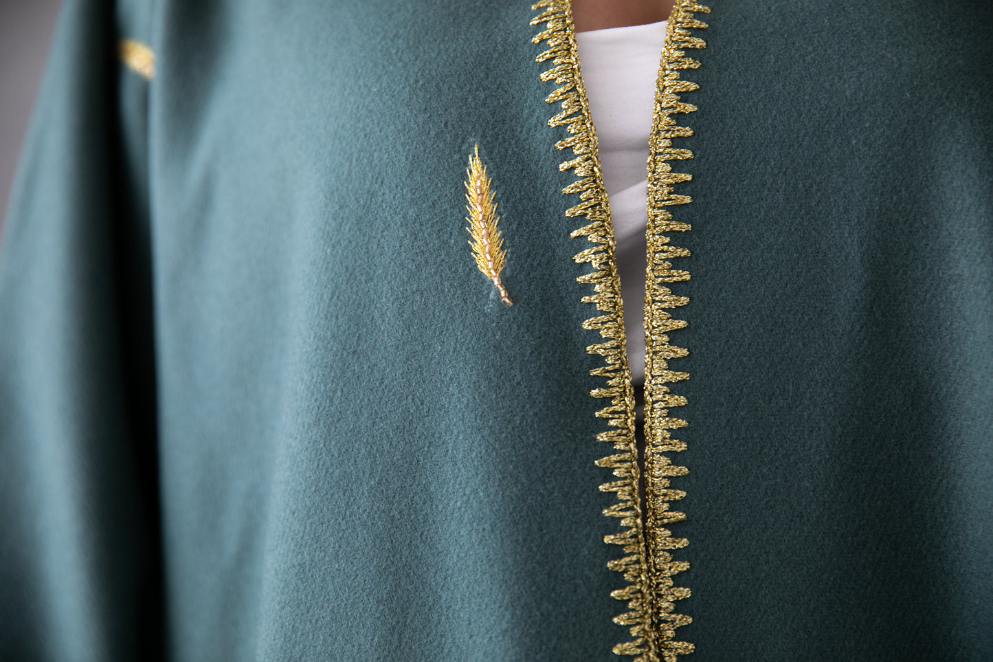 Winter abaya with handmade embrodiery and chrochet- Green