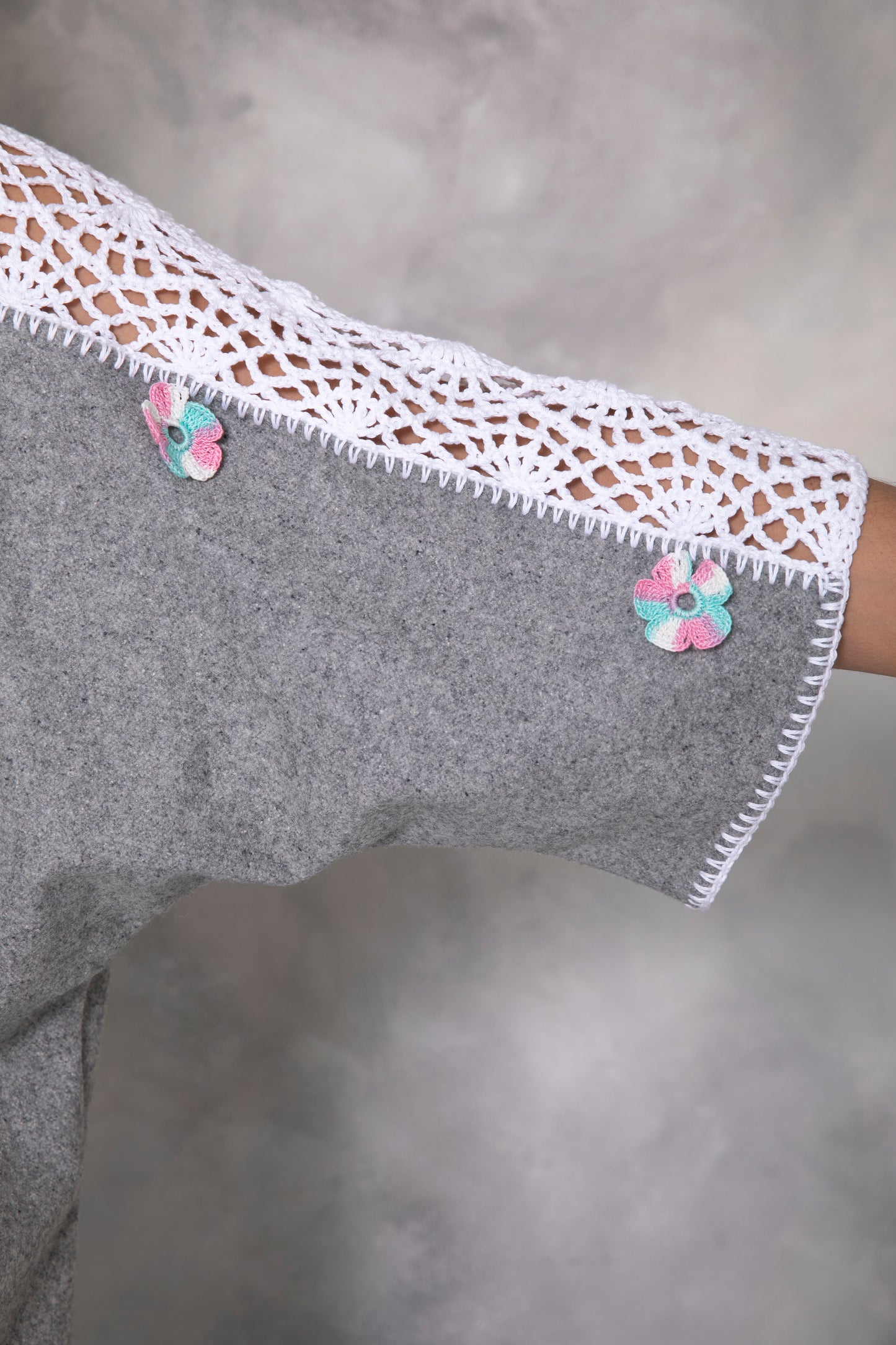 Light grey wool abaya with handmade crochet