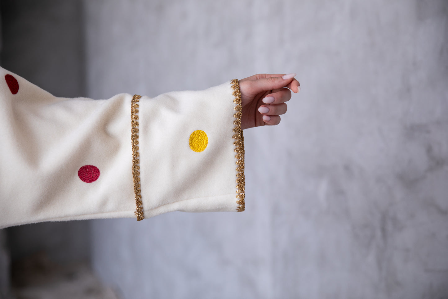 Winter abaya with handmade embroidery and crochet - White
