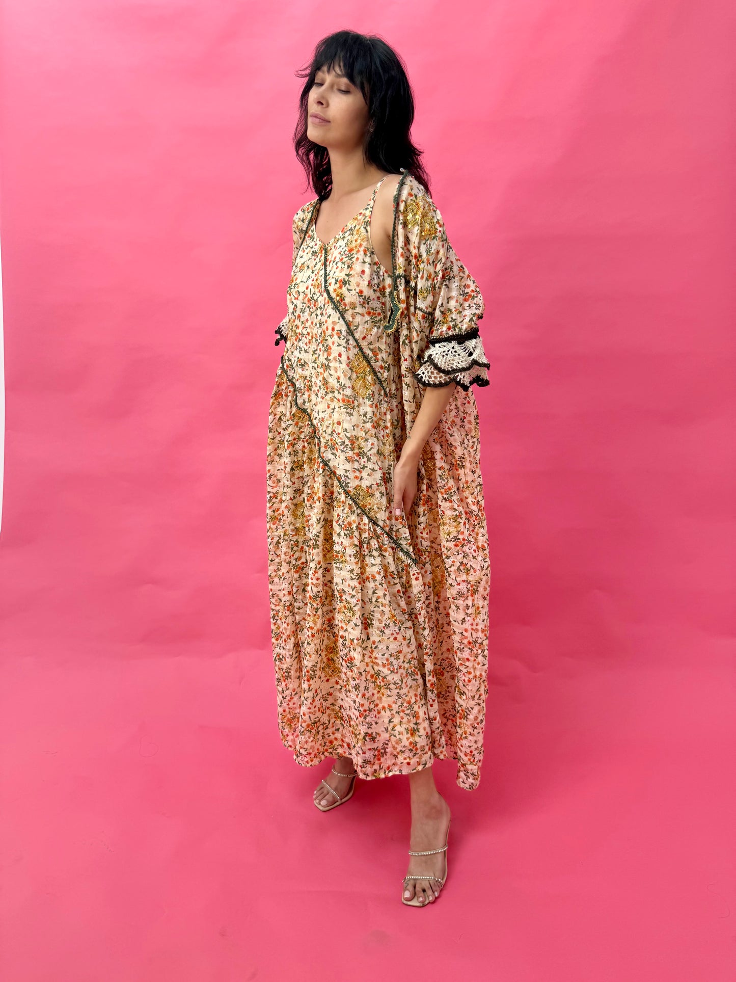 Chiffon abaya set with handmade crochet sleeves - Drop Daisy