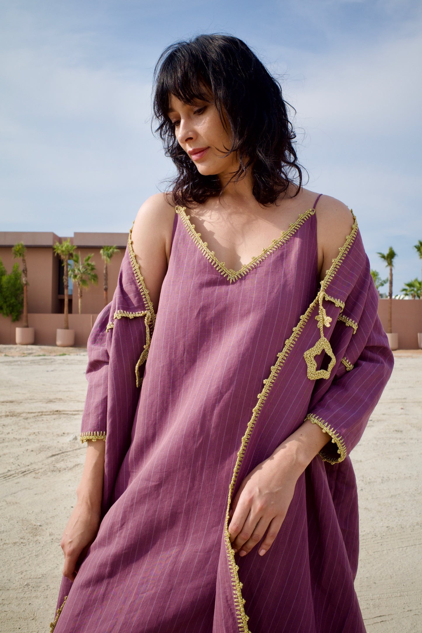 Linen abaya set with handmade crochet - Maroon / stripes
