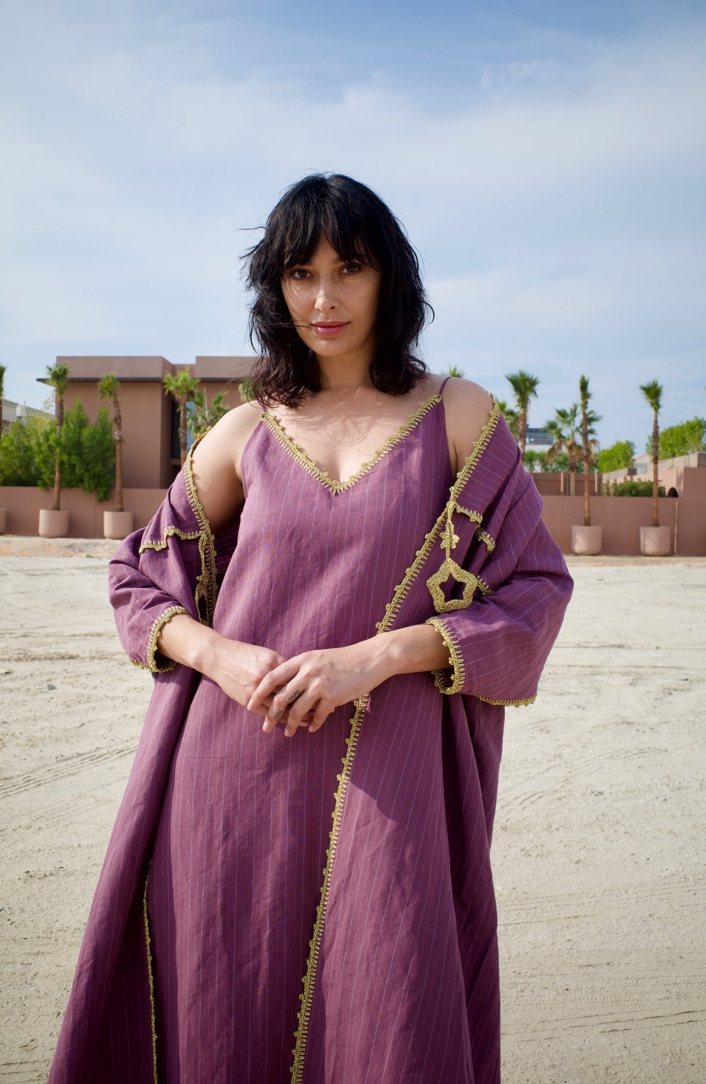 Linen abaya set with handmade crochet - Maroon / stripes