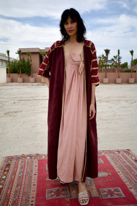 Corduroy abaya set with handmade crochet - Maroon/Pink